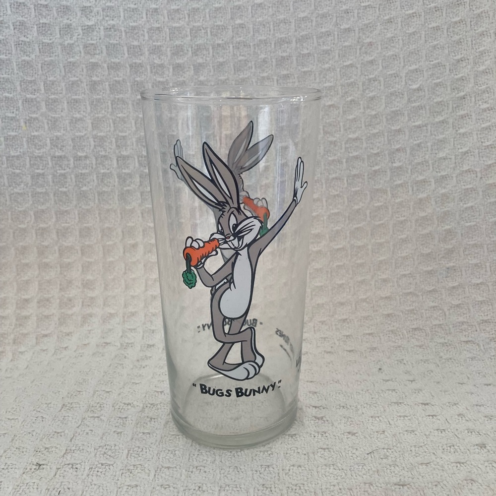 Looney Tunes Vintage Warner Bros. Inc. Bugs Bunny Glass